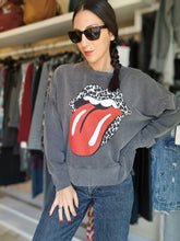 Carica l&#39;immagine nel visualizzatore di Gallery, Felpa &quot;Rock kiss&quot;
