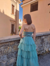 Carica l&#39;immagine nel visualizzatore di Gallery, Abito a balze - Azzurro | Rinascimento LUXURY
